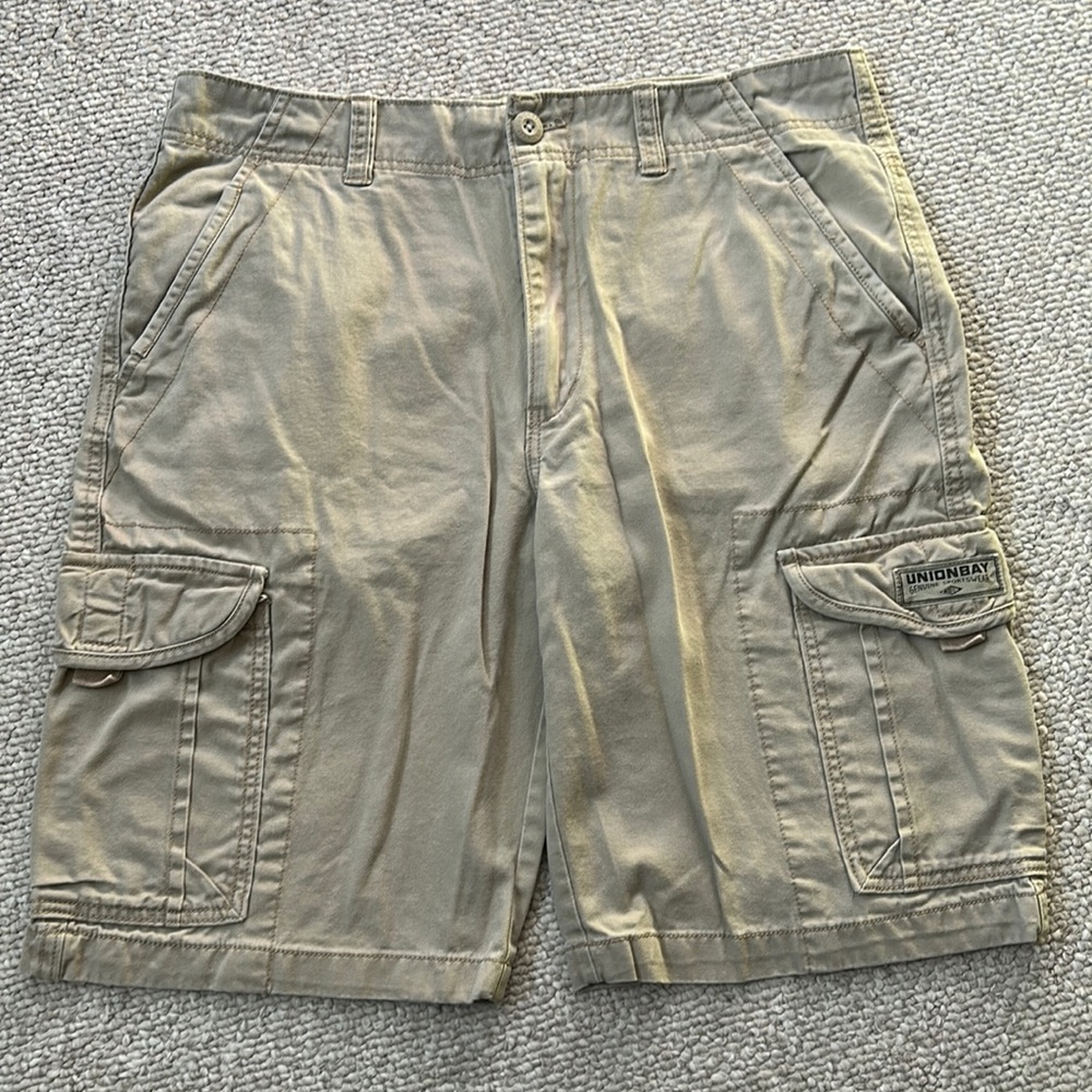 Union Bay Mens Khaki Cargo Shorts (Size 34) - Like New